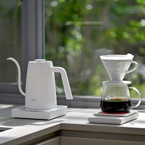 Hario Lyra Electric Coffee Drip Kettle (800ml) - White - view 3
