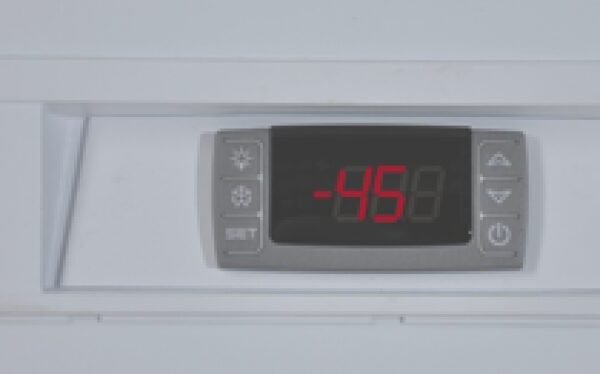 Vestfrost VT407 Low Temperature (-40°C to -60°C) Chest Freezer, 384 Litres - view 2