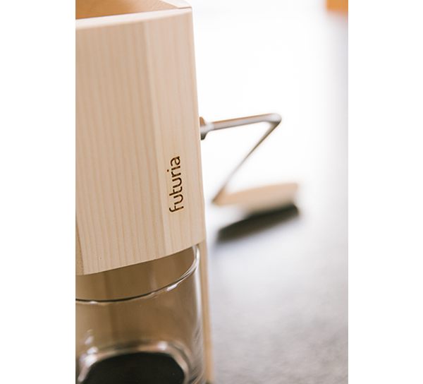 Werkstuck Futuria M1 – hand operated grain flaker - beech - view 4