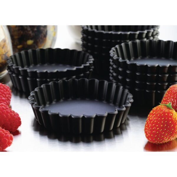 Matfer Bourgeat Exoglass Round Fluted Tartlet Mould 100mm (12 Pack) - view 3